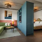 Hotel The July - Boat & Co