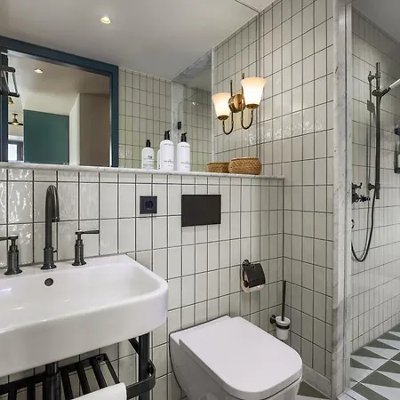The July - Boat & Co Hotel Amsterdam