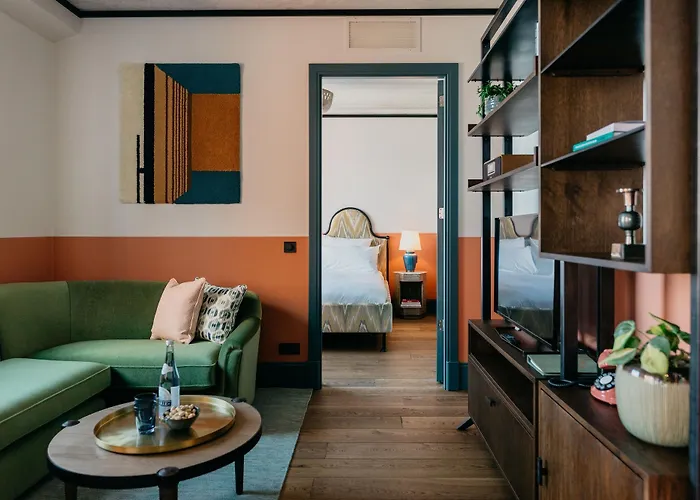 The July - Boat & Co 4*