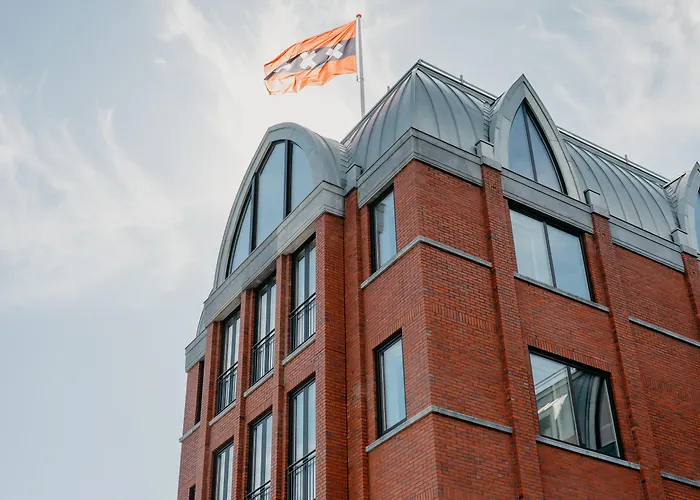 The July - Boat & Co