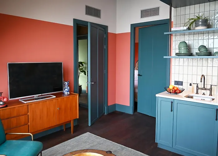 The July - Boat & Co Отель 4*