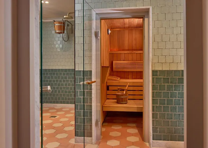 The July - Boat & Co 4* Амстердам