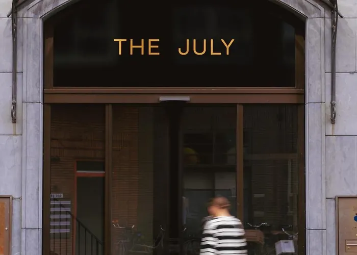 The July - Boat & Co 4*