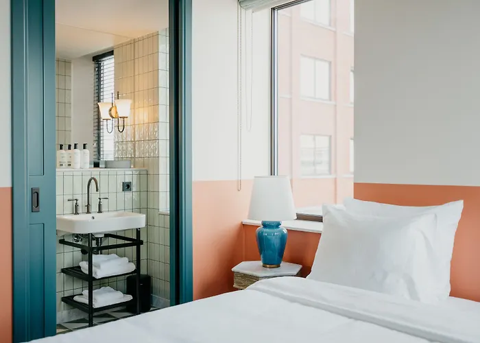 The July - Boat & Co Отель Амстердам