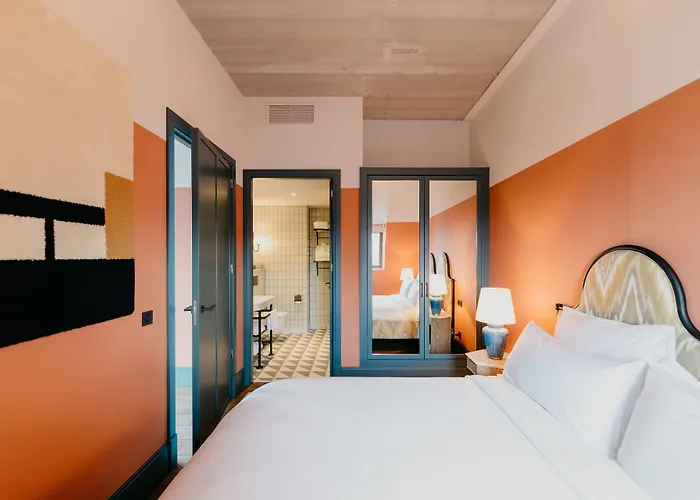 The July - Boat & Co Отель