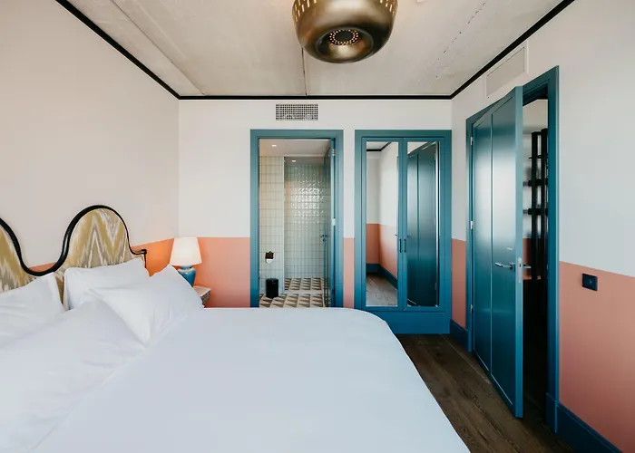 Отель The July - Boat & Co 4*