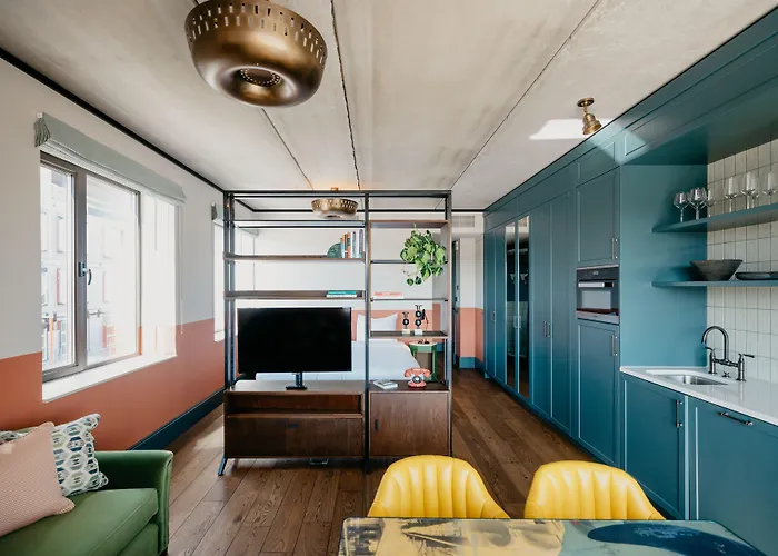 The July - Boat & Co Отель 4*