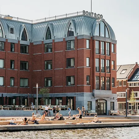 The July - Boat & Co 4*