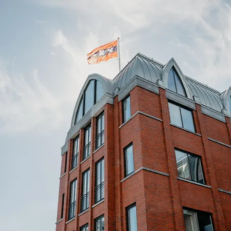 The July - Boat & Co